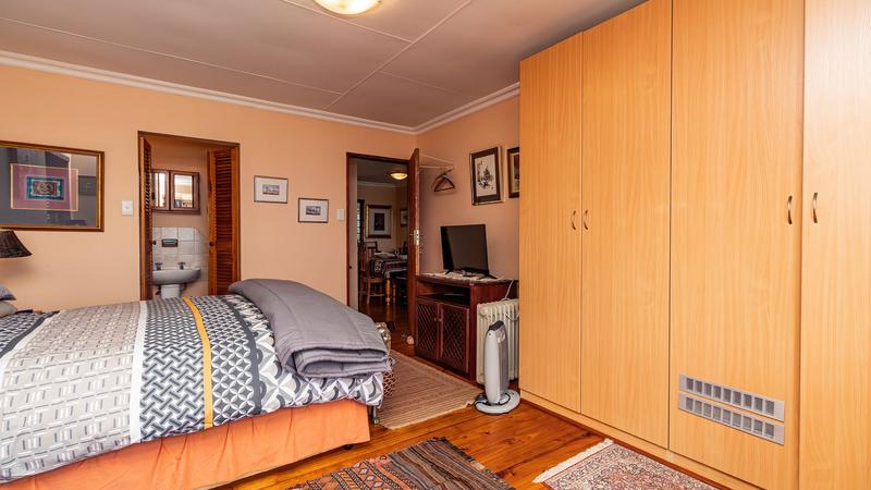 6 Bedroom Property for Sale in Outeniqua Strand Western Cape